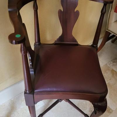 Vintage Queen Anne Mahogany Corner Chair