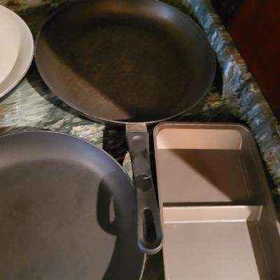 8 Cooking Pot Lot