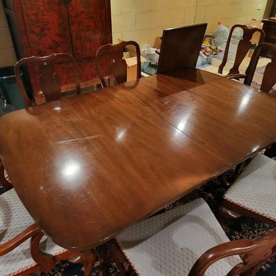 8 Chairs with Dinning Table Including Large Rug