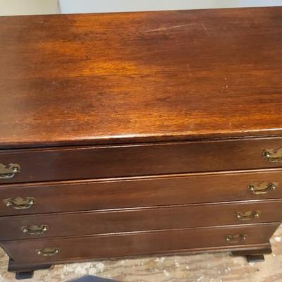 4 Drawer Cabinet Lot