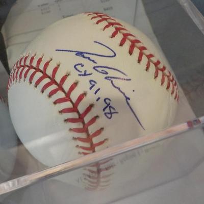 Tom Glavine (Cy Young pitcher, Ma. Born) signed Hat and Ball with receipt/ est $100 to $400