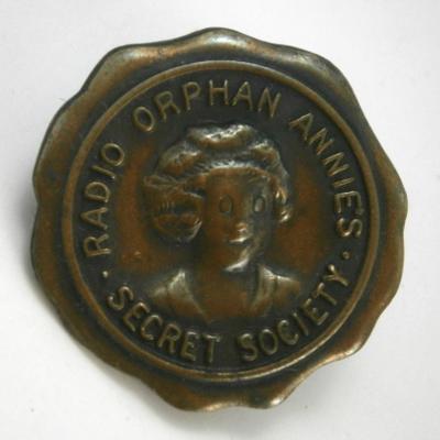 1930's RADIO ORPHAN ANNIE Pin