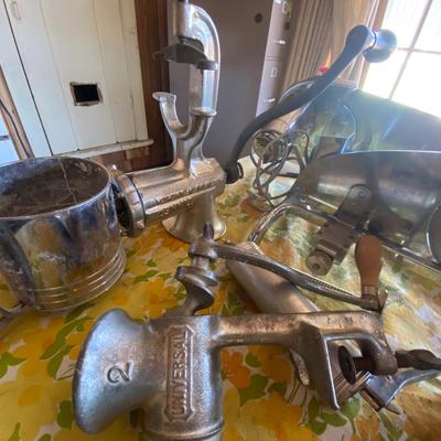 Meat Grinders And Slicers