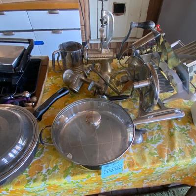 Meat Grinders And Slicers