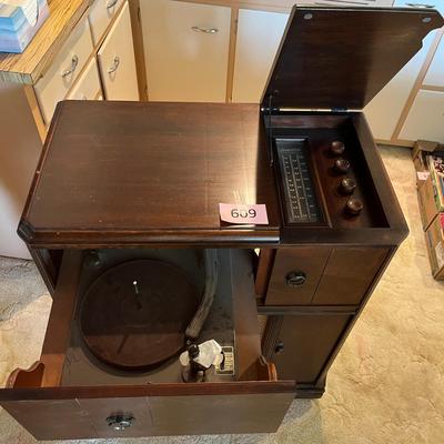 Antique Sparton Phonograph & radio