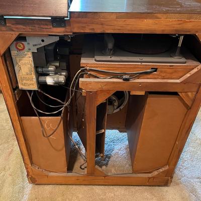 Antique Sparton Phonograph & radio