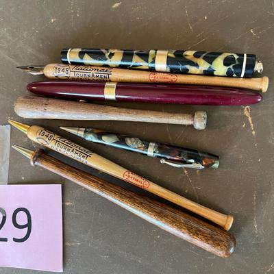 Lot of vintage pens