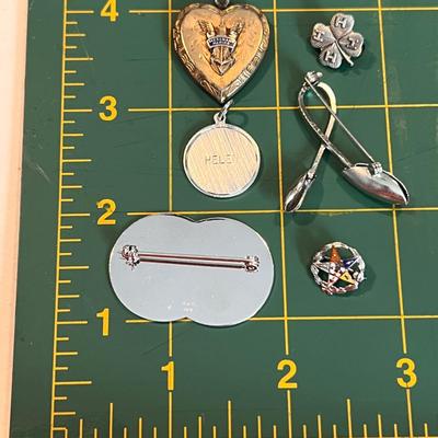 Sterling Silver Jewelry Lot Incl. 1940â€™s Sweetheart Locket