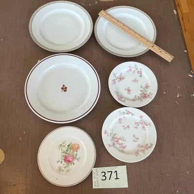 Misc Lot of Plates - 6 Pieces