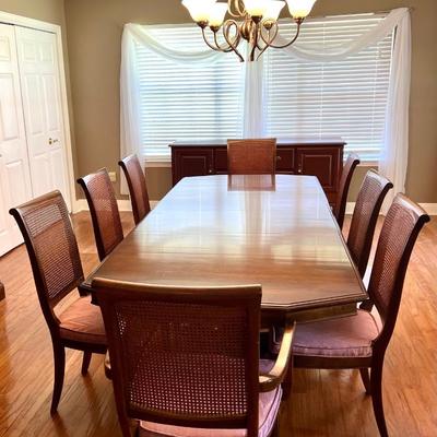 ETHAN ALLEN Table & 8 Chairs