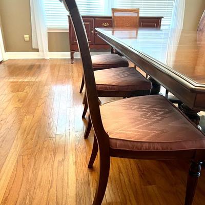 ETHAN ALLEN Table & 8 Chairs