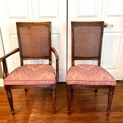 ETHAN ALLEN Table & 8 Chairs