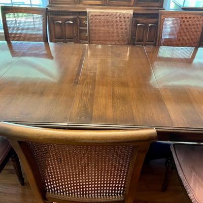 ETHAN ALLEN Table & 8 Chairs