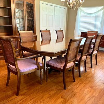 ETHAN ALLEN Table & 8 Chairs