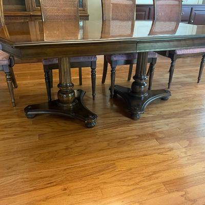 ETHAN ALLEN Table & 8 Chairs