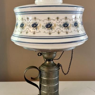 Vintage Quoizel Abigail Adams Milk Glass Globe Table Lamp.