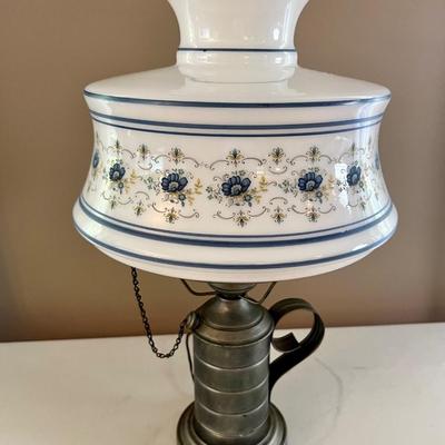 Vintage Quoizel Abigail Adams Milk Glass Globe Table Lamp.