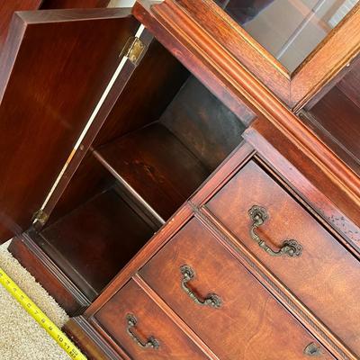Duncan Phyfe Style China Hutch
