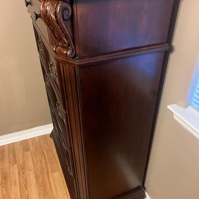 BROYHILL TALLBOY Gentlemenâ€™s Chest