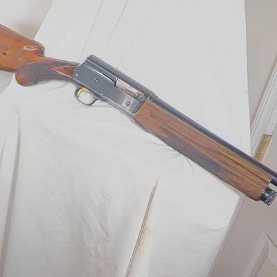 Browning sweet sixteen , 16 gauge shot gun.est. $200 to $400.