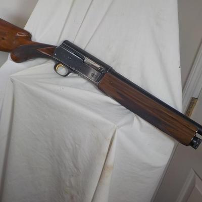 Browning sweet sixteen , 16 gauge shot gun.est. $200 to $400.