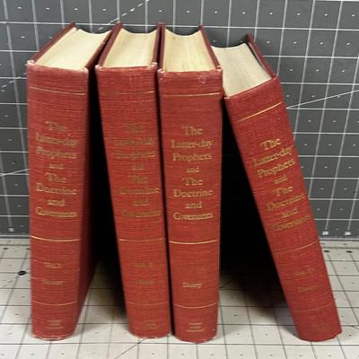 (4) 4 Volume set of Latter-day Prophets and Doctrine Covenants 