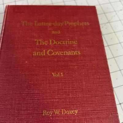 (4) 4 Volume set of Latter-day Prophets and Doctrine Covenants 