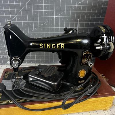 Singer Model 99 K Portable Sewing Machine in Case