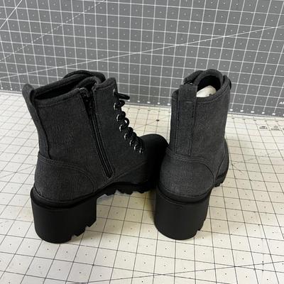 NEW Women's Size 8 Black Boot, REPORT Brand
