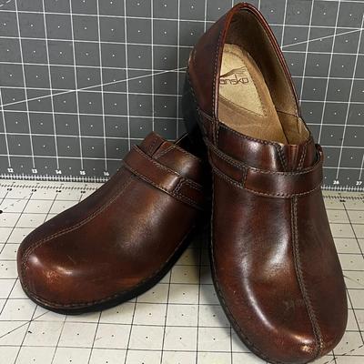 DANSKO Clogs European Size 42 Leather Brown 