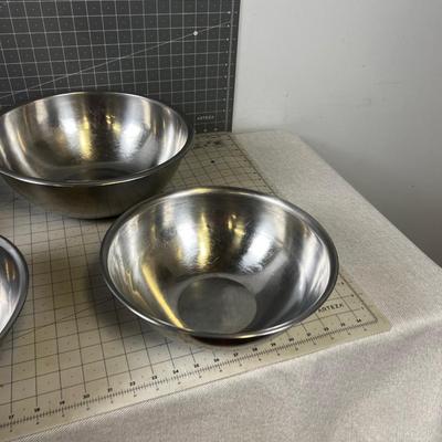 (4) Stainless Steel Bowls