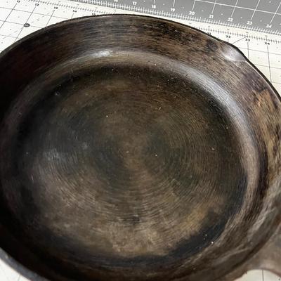 10-1/2" Cast Iron Skillet 