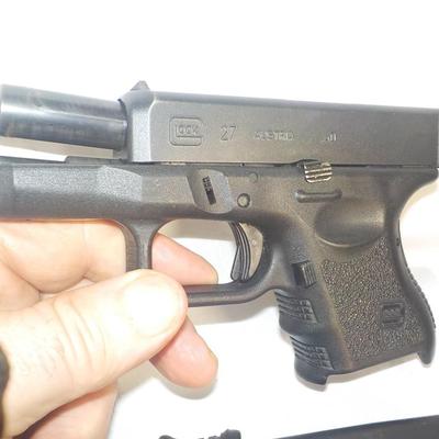 Glock 27, 40 Cal. pistol./ NOT MASS./ POLICE YES or out of state/ est. $200 to $600.