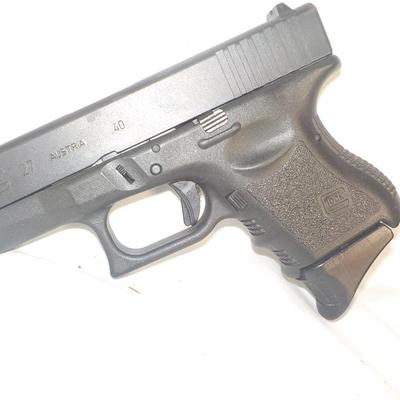 Glock 27, 40 Cal. pistol./ NOT MASS./ POLICE YES or out of state/ est. $200 to $600.