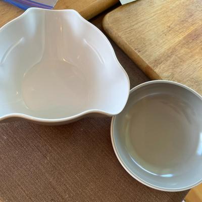 Cutting Boards & Electric Knife