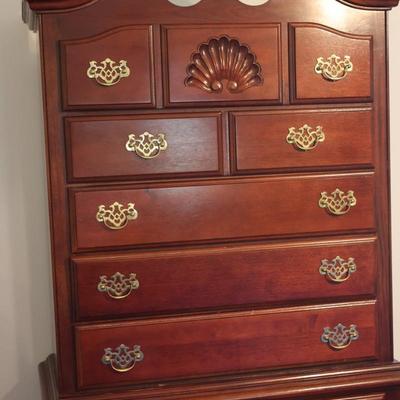 Queen Anne Style Highboy Dresser / Tall chest