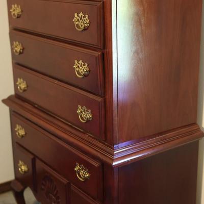 Queen Anne Style Highboy Dresser / Tall chest