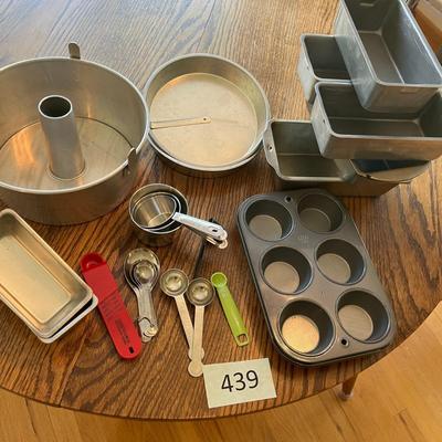 Baking Pans & Measuring Utensils