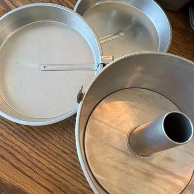 Baking Pans & Measuring Utensils