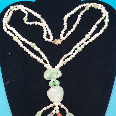 Jadeite and Freshwater Pearl Necklace