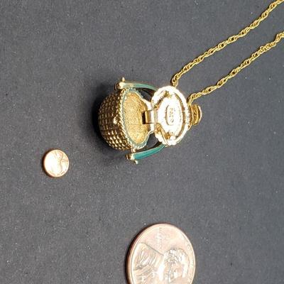 Nantucket Basket Pendant