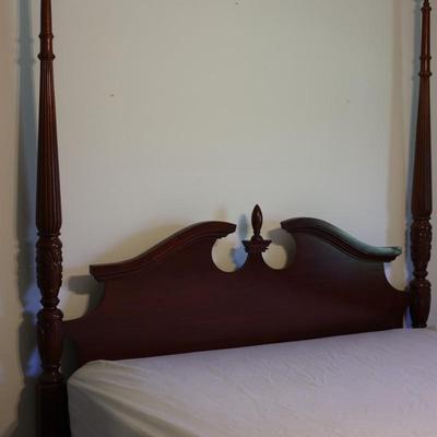 4 Post Bed W/ Mattress Queen Size (see description)