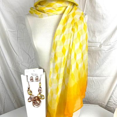 176 Yellow White Scarf with Rose and Yellow Gold tone Necklace & Earring Set