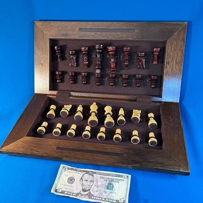 VERY NICE ALL WOOD CHESS SET MAGNETIC PIECES BY PRESSMAN
