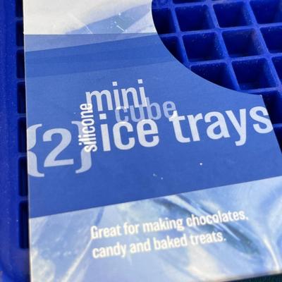 SET OF 2 SILICONE MINI ICE CUBE TRAYS MAKES SLUSHY ICE