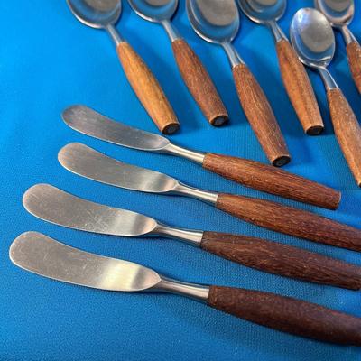 DANSK GERMANY MODERN WOOD HANDLED 20 PC. CUTLERY SET