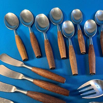 DANSK GERMANY MODERN WOOD HANDLED 20 PC. CUTLERY SET