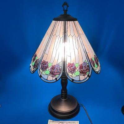BEAUTIFUL STAINED GLASS LOOK TABLE LAMP ON-OFF TOUCH BASE 