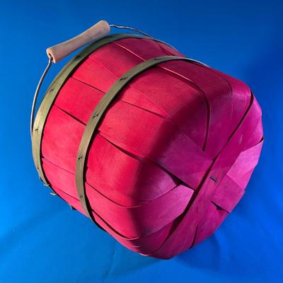 VINTAGE ORCHARD BASKET Â½ BUSHEL WOOD HANDLE