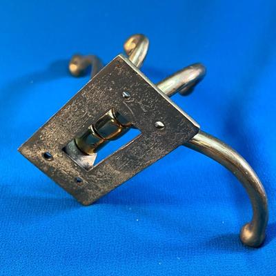 ADJUSTABLE FANCY BRASS WALL COAT HOOK
